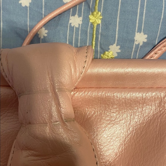 Soft Pink Women's Leather Top-Handle Bag, purse looks new except under flap - Picture 11 of 12